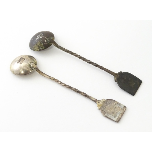 350 - A quantity of assorted silver items to include ice tongs hallmarked Sheffield 1912, maker Joseph Rod... 