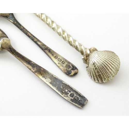 350 - A quantity of assorted silver items to include ice tongs hallmarked Sheffield 1912, maker Joseph Rod... 