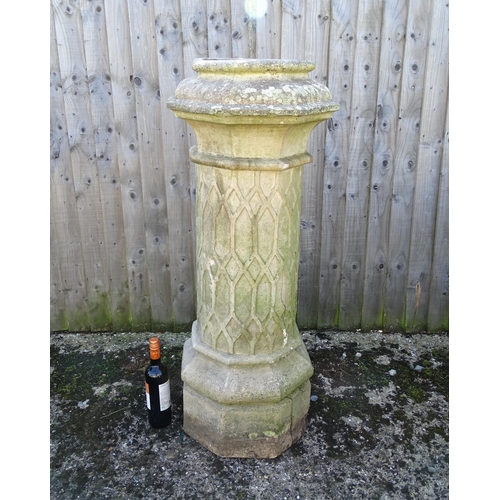 827 - Garden / Architectural: a 19thC Doulton Lambeth stoneware chimney pot. Approx. 44