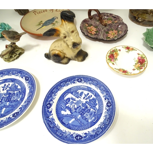 804 - A quantity of assorted ceramics to include a blue and white Willow pattern meat plate, a jug with sh... 