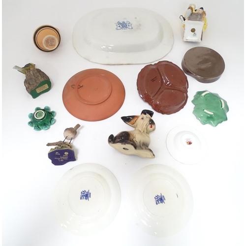 804 - A quantity of assorted ceramics to include a blue and white Willow pattern meat plate, a jug with sh... 