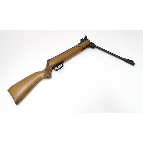 47 - A Gamo youth .177 / 4.5mm air rifle, beech pistol-grip stock with chequering, 15