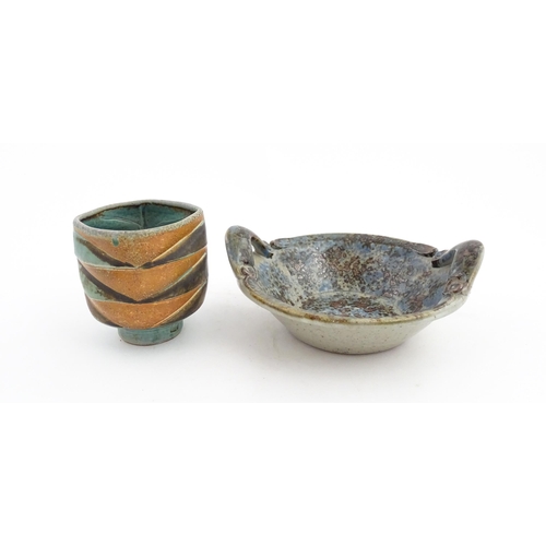 118 - Two items of studio pottery to include a Jeff Oestreich small footed vase with geometric detail, wit... 