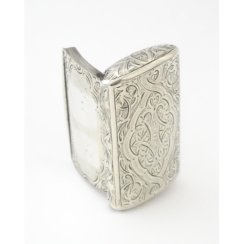 472 - A Victorian silver snuff box with engraved decoration hallmarked Birmingham 1878, maker Hilliard & T... 