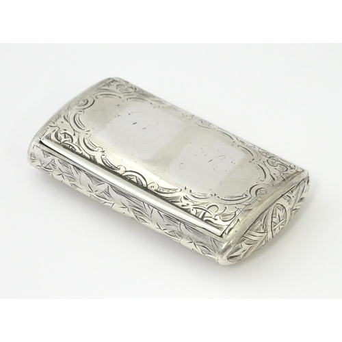 472 - A Victorian silver snuff box with engraved decoration hallmarked Birmingham 1878, maker Hilliard & T... 