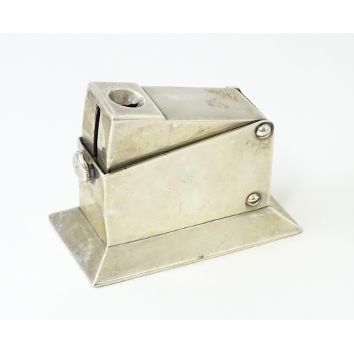 494 - A Victorian silver table / desk top cigar cutter hallmarked London 1893, maker Joseph Braham. Approx... 