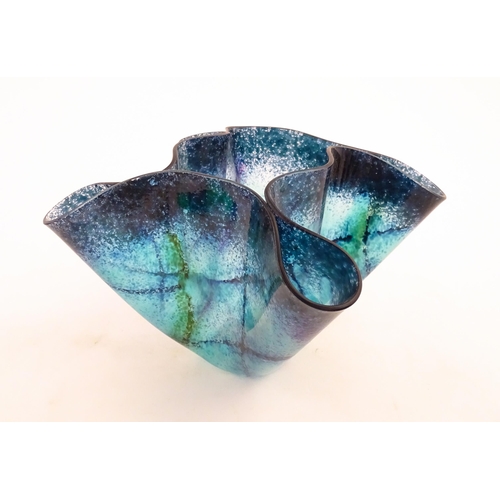 219 - A 20thC studio art glass handkerchief vase by Sarah Broadhead, signed and numbered 3085 under. Appro... 