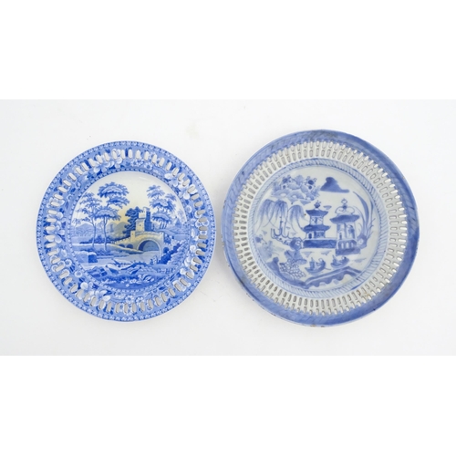 66 - A Spode blue and white ribbon plate decorated in the Tower plate. Together with a Chinese blue and w... 