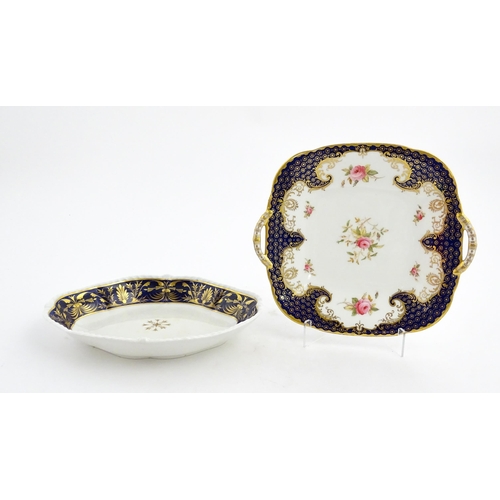 84 - A Derby dish of shaped form with cobalt blue border with gilt foliate decoration. Together with a Co... 