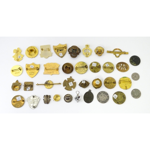 1218 - A quantity of assorted badges etc, including enamelled examples for the Royal British Legion, Boy Sc... 