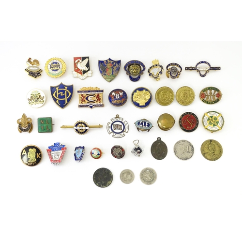 1218 - A quantity of assorted badges etc, including enamelled examples for the Royal British Legion, Boy Sc... 