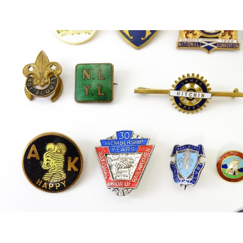 1218 - A quantity of assorted badges etc, including enamelled examples for the Royal British Legion, Boy Sc... 