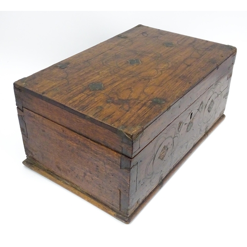 1258 - A 19thC vanity / workbox with inlaid decoration, the interior with mirror to lid. Approx. 6 3/4