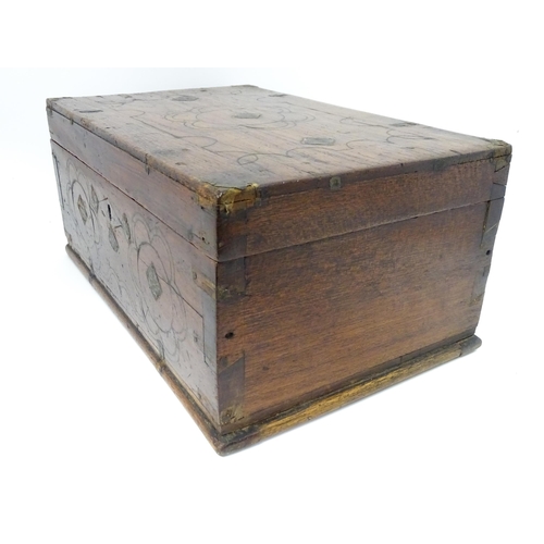 1258 - A 19thC vanity / workbox with inlaid decoration, the interior with mirror to lid. Approx. 6 3/4