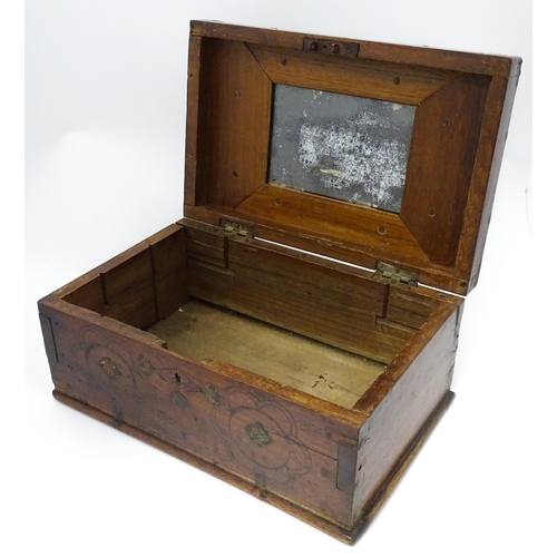 1258 - A 19thC vanity / workbox with inlaid decoration, the interior with mirror to lid. Approx. 6 3/4