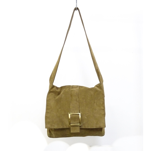 1323 - Vintage fashion / clothing: A Jaeger brown suede leather handbag. Approx. 14 1/2