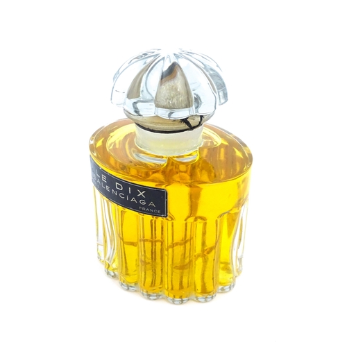 1082 - A vintage Le Dix perfume by Balenciaga, Paris. Approx. 5 3/4