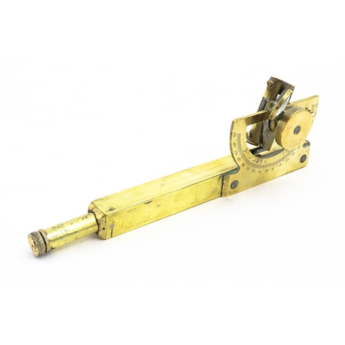 1178 - An early 20thC brass handheld sextant, approx 6 1/4