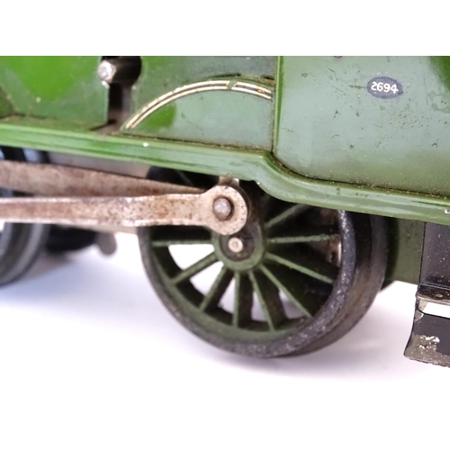 850 - Toys - Model Train / Railway Interest : A quantity of Hornby tin plate O gauge railway items to incl... 