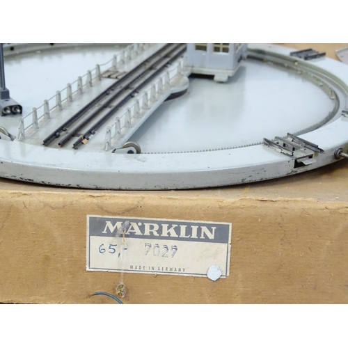 852 - Toys - Model Train / Railway Interest : A large quantity of Marklin railway items to include electri... 