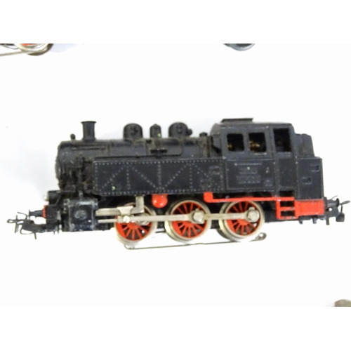 852 - Toys - Model Train / Railway Interest : A large quantity of Marklin railway items to include electri... 