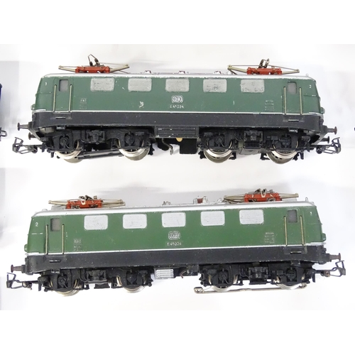 852 - Toys - Model Train / Railway Interest : A large quantity of Marklin railway items to include electri... 