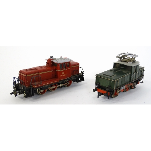 852 - Toys - Model Train / Railway Interest : A large quantity of Marklin railway items to include electri... 