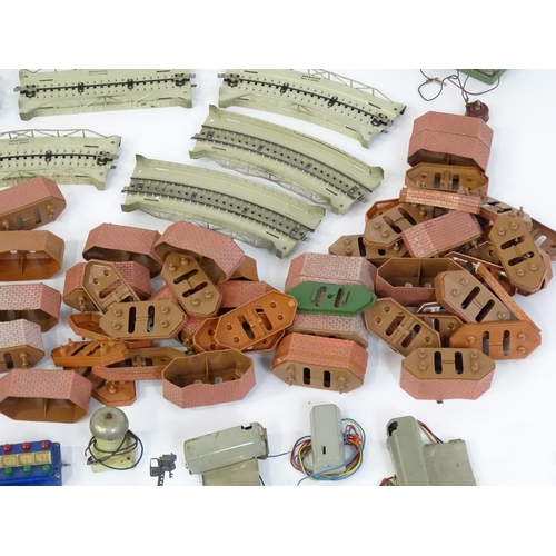 852 - Toys - Model Train / Railway Interest : A large quantity of Marklin railway items to include electri... 