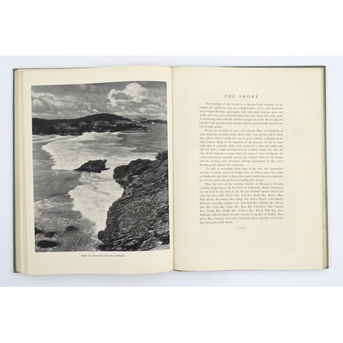 939 - Books: Bermudiana by Ronald John Williams, with photographs by Walter Rutherford. Published by The B... 