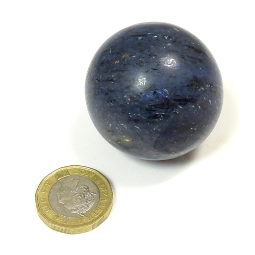 1068 - Natural History / Geology Interest: A quantity of polished hardstone specimen spheres, examples to i... 