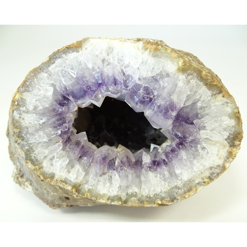 1070 - Natural History / Geology Interest: An amethyst crystal geode. Approx. 6