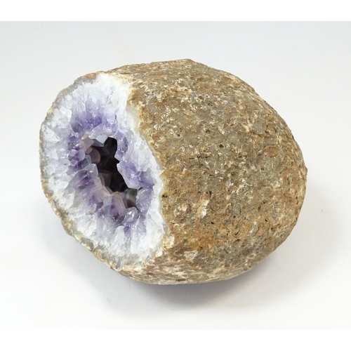 1070 - Natural History / Geology Interest: An amethyst crystal geode. Approx. 6