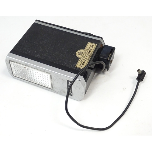 1186 - A Leica III RF 35mm film camera together with a Cabin 35mm Slide Projector, a Lecia Brightline Viewf... 