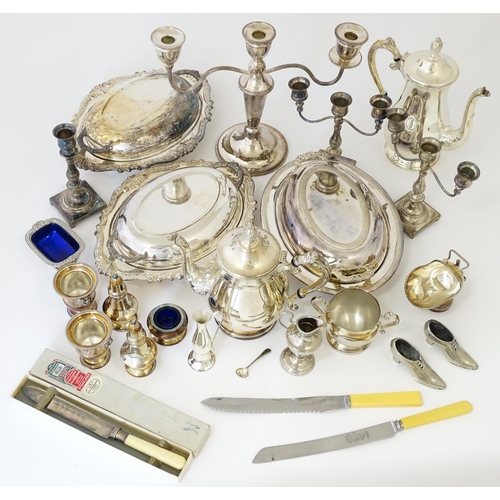 579 - A quantity of silver plated items to include candelabra, entree dishes, coffee pot, candlestick, cru... 