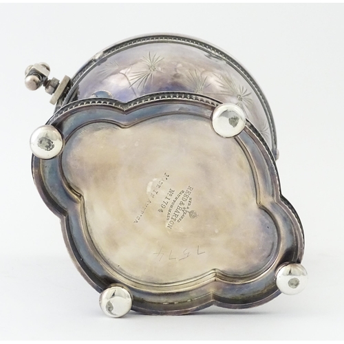 587 - An American silver plate serving dish with figural detail, maker Reed & Barton. Approx. 9 1/2