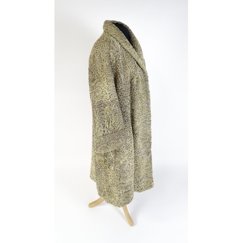 1300 - Vintage fashion / clothing: A mid length blonde Persian lamb fur coat by Barone, Parma. Chest approx... 