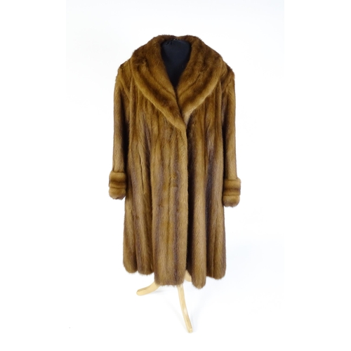 1301 - Vintage fashion / clothing: A vintage fur coat from Barone, Parma. Chest approx. 48