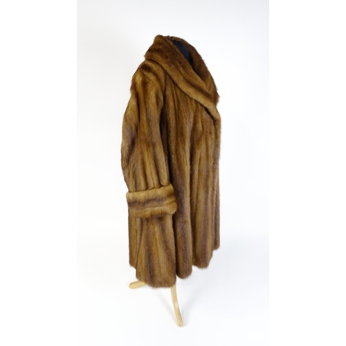 1301 - Vintage fashion / clothing: A vintage fur coat from Barone, Parma. Chest approx. 48