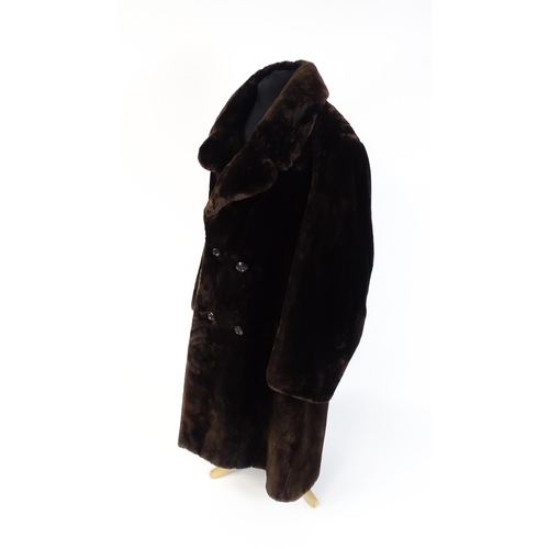 1303 - Vintage fashion / clothing: A dark brown full length fur coat by Barone, Parma. Chest approx. 44