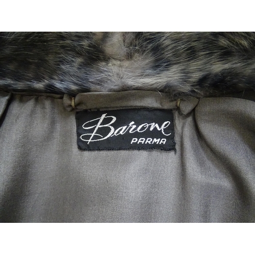 1308 - Vintage fashion / clothing: A short length vintage fur coat by Barone, Parma. Chest approx. 42