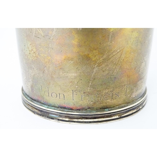 296 - A George V silver beaker hallmarked London 1934 with jubilee mark, maker Carrington and Co. Approx 3... 