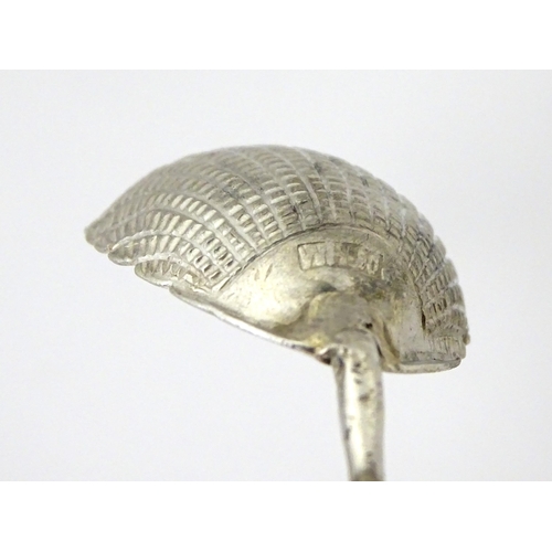 315 - A Chinese Export silver spoon with shell formed bowl and stylised bamboo handle surmounted by an Ori... 