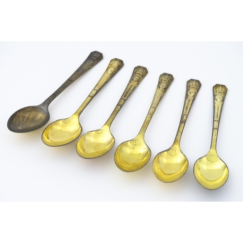 362 - A set of six commemorative / souvenir silver gilt teaspoons depicting various members of the Royal F... 