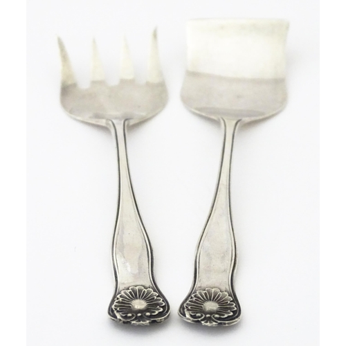 363 - A pair of silver sardine servers, hallmarked Sheffield 1909, maker James Deakin & Sons. Approx. 4 1/... 