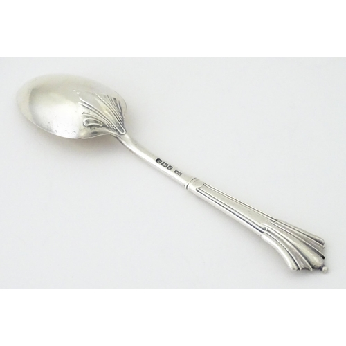 364 - A Victorian silver Albany pattern teaspoon hallmarked Sheffield 1895, maker Harrison Brothers & Hows... 