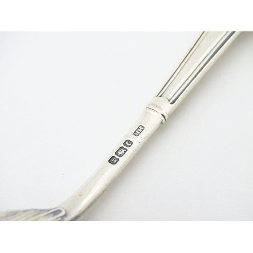 364 - A Victorian silver Albany pattern teaspoon hallmarked Sheffield 1895, maker Harrison Brothers & Hows... 