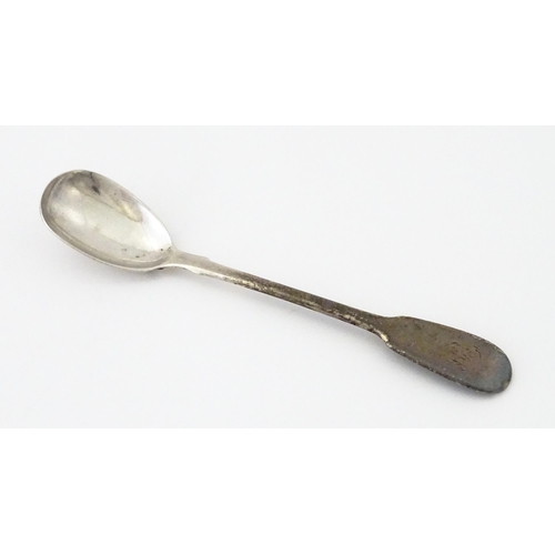 368 - A Victorian silver Fiddle pattern mustard spoon hallmarked Exeter 1839, maker Robert Williams. Appro... 