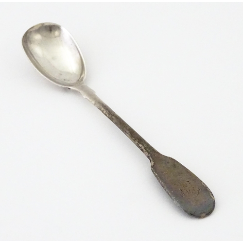 368 - A Victorian silver Fiddle pattern mustard spoon hallmarked Exeter 1839, maker Robert Williams. Appro... 