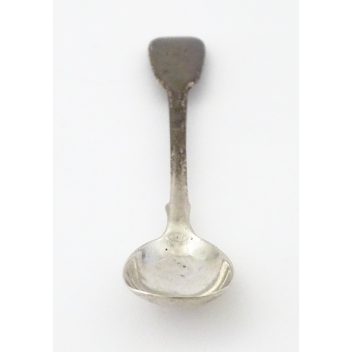 368 - A Victorian silver Fiddle pattern mustard spoon hallmarked Exeter 1839, maker Robert Williams. Appro... 