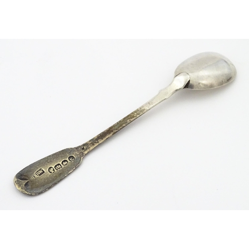 368 - A Victorian silver Fiddle pattern mustard spoon hallmarked Exeter 1839, maker Robert Williams. Appro... 